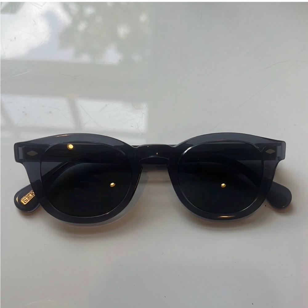 SEE brand Classic Round Women's Sunglasses in Black/dark gray
